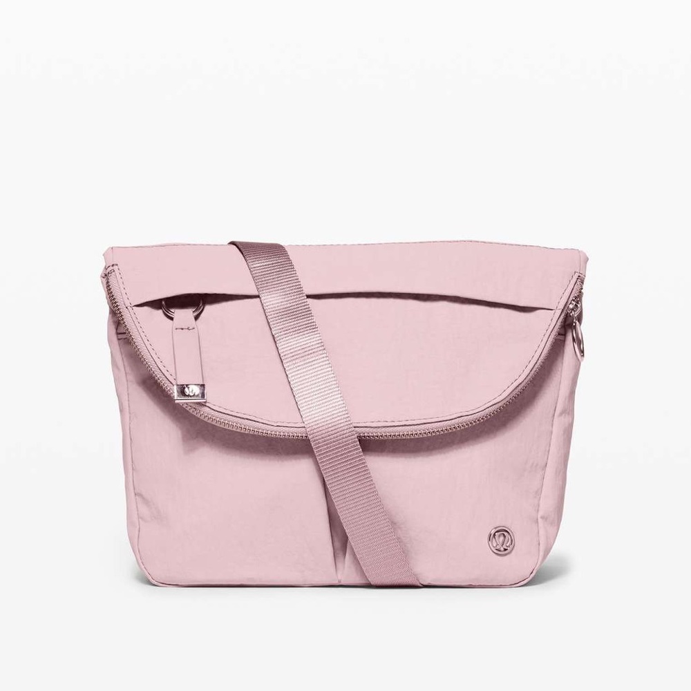 ✨LULULEMON FESTIVAL BAG✨